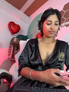 Snapshot of LollaByer chatting on 13, 2, 2026 LollaByer online show from 13, 2, 2026