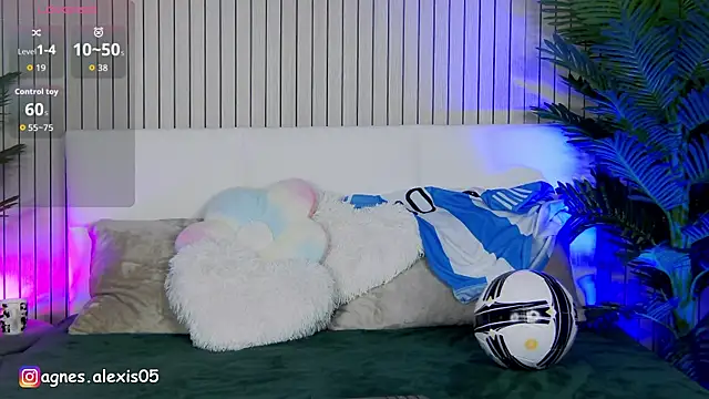 Snapshot of AgnesAlexis chatting on 24, 6, 2026 AgnesAlexis online show from 24, 6, 2026
