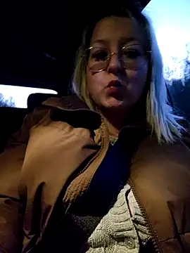 Snapshot of Lillyloo_ chatting on 10, 3, 2025 Lillyloo  online show from 10, 3, 2025