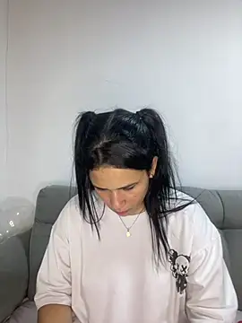 Leyna Kenet online show from 20, 12, 2024