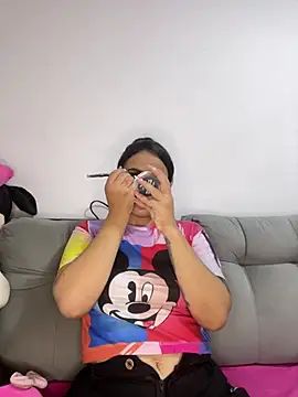 Leyna Kenet online show from 3, 1, 2025