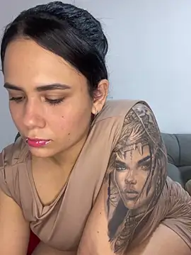 Leyna Kenet online show from 3, 3, 2025