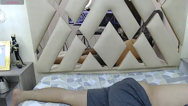 Snapshot of AndrewPherson chatting on 4, 1, 2025 AndrewPherson online show from 4, 1, 2025