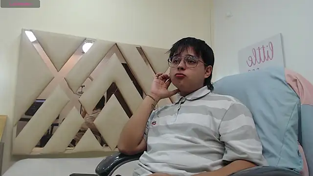 Snapshot of AndrewPherson chatting on 27, 1, 2025 AndrewPherson online show from 27, 1, 2025