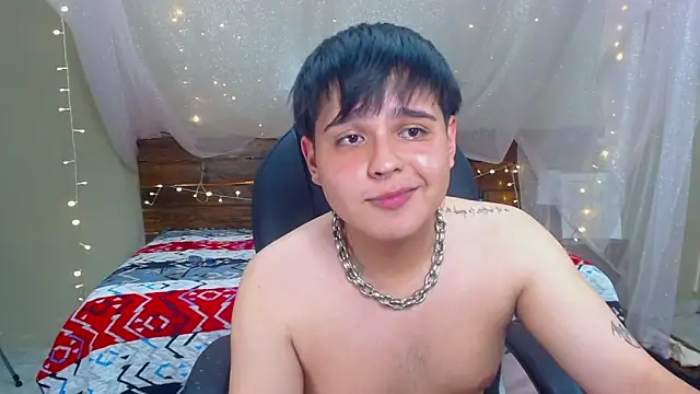 Snapshot of AndrewPherson chatting on 8, 2, 2025 AndrewPherson online show from 8, 2, 2025