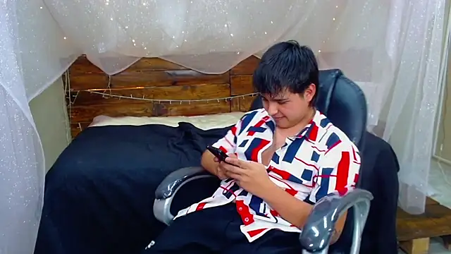 Snapshot of AndrewPherson chatting on 3, 3, 2025 AndrewPherson online show from 3, 3, 2025