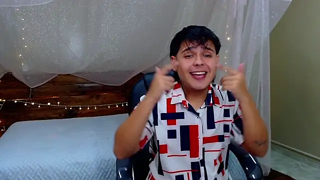 Snapshot of AndrewPherson chatting on 10, 3, 2025 AndrewPherson online show from 10, 3, 2025