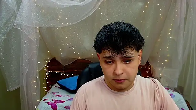 Snapshot of AndrewPherson chatting on 11, 3, 2025 AndrewPherson online show from 11, 3, 2025