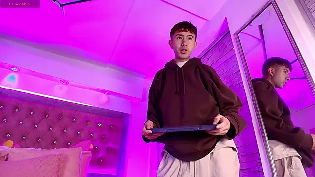 Noah Xitruxx online show from 17, 11, 2025