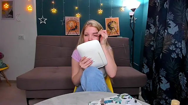 Xloe Queen online show from 23, 1, 2025