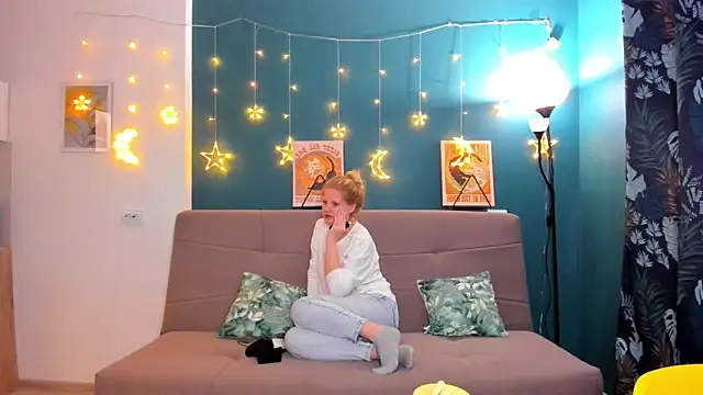 Xloe Queen online show from 25, 2, 2025