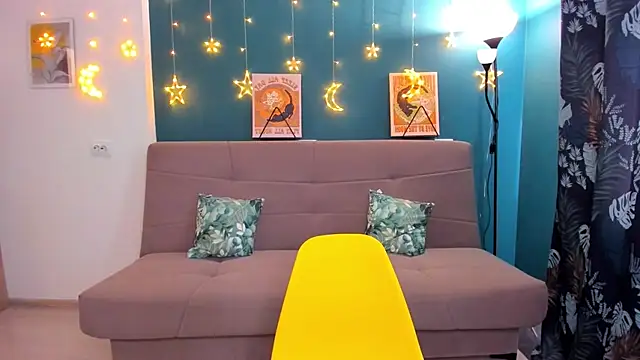 Xloe Queen online show from 5, 3, 2025