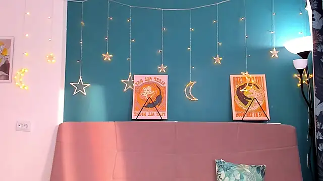 Xloe Queen online show from 5, 3, 2025