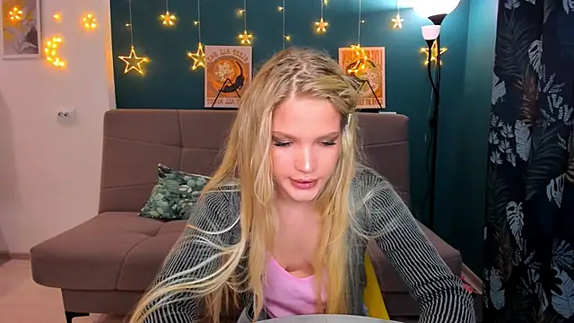 Xloe Queen online show from 14, 3, 2025