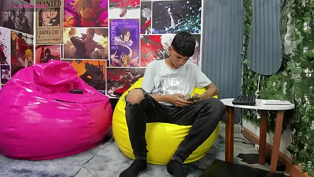 Snapshot of Jeffry_wolvess chatting on 13, 1, 2025 Jeffry wolvess online show from 13, 1, 2025