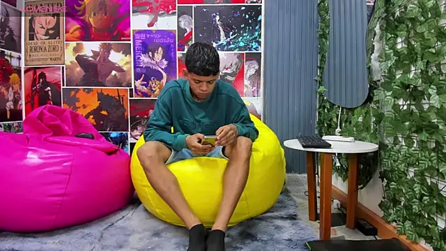 Snapshot of Jeffry_wolvess chatting on 15, 1, 2025 Jeffry wolvess online show from 15, 1, 2025