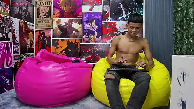 Snapshot of Jeffry_wolvess chatting on 5, 2, 2025 Jeffry wolvess online show from 5, 2, 2025