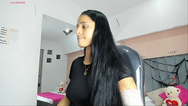 Giselle Roldan online show from 23, 10, 2025