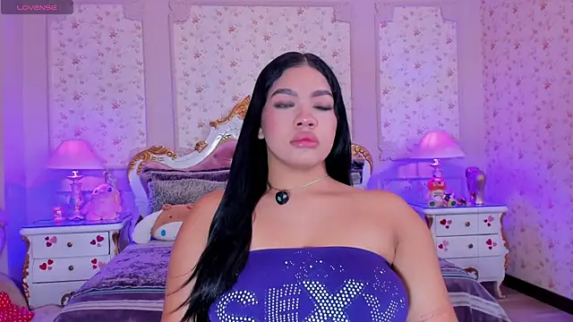 Snapshot of AllissonJames chatting on 2, 10, 2025 AllissonJames online show from 2, 10, 2025