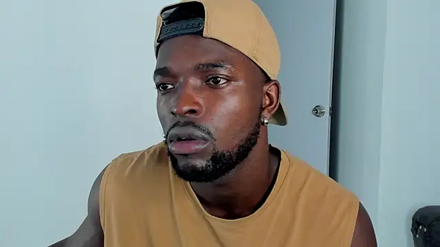 Snapshot of Dylan_Taylor chatting on 29, 10, 2025 Dylan Taylor online show from 29, 10, 2025