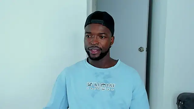 Snapshot of Dylan_Taylor chatting on 30, 10, 2025 Dylan Taylor online show from 30, 10, 2025