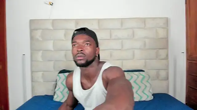 Snapshot of Dylan_Taylor chatting on 4, 12, 2025 Dylan Taylor online show from 4, 12, 2025