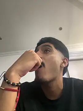 Snapshot of latin_bbc chatting on 3, 11, 2025 latin bbc online show from 3, 11, 2025