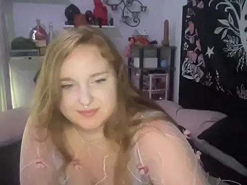 Snapshot of thickgingergoddess chatting on 8, 9, 2025 thickgingergoddess online show from 8, 9, 2025