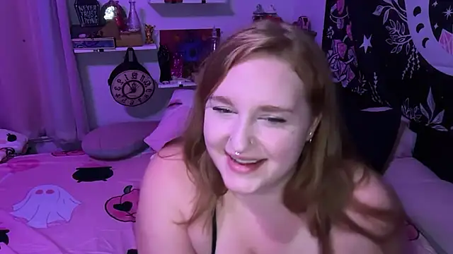 Snapshot of thickgingergoddess chatting on 13, 9, 2025 thickgingergoddess online show from 13, 9, 2025