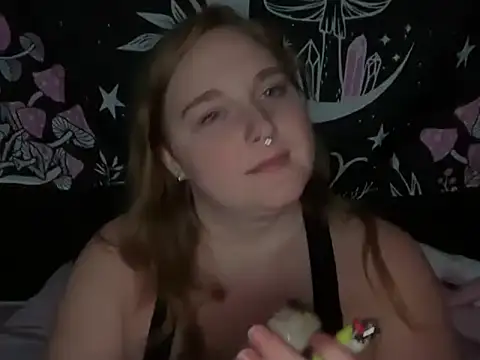 Snapshot of thickgingergoddess chatting on 26, 9, 2025 thickgingergoddess online show from 26, 9, 2025