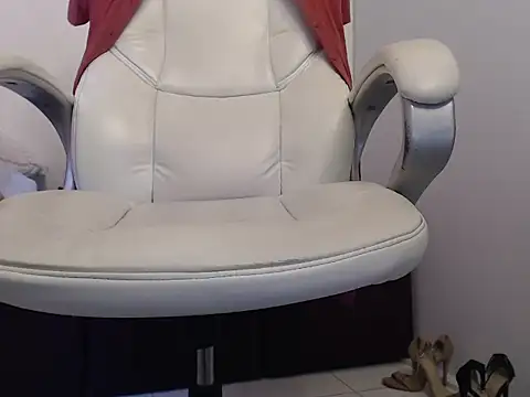 Xileny-Halliwey online show from 8, 1, 2025