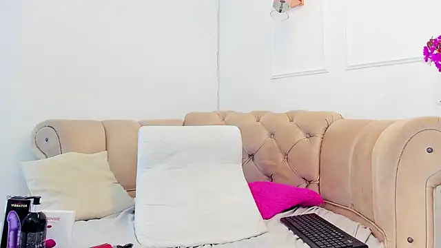 Snapshot of briannaduque chatting on 16, 2, 2025 briannaduque online show from 16, 2, 2025