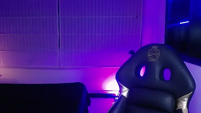 Snapshot of Lili_Gomez_ chatting on 26, 11, 2025 Lili Gomez online show from 26, 11, 2025
