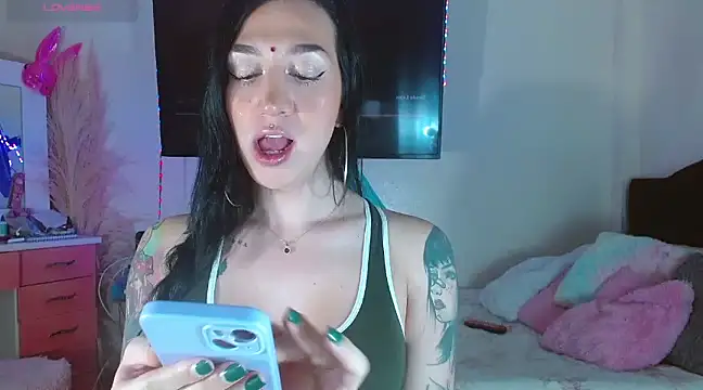 Snapshot of karla_zambrano chatting on 2, 2, 2025 karla zambrano online show from 2, 2, 2025