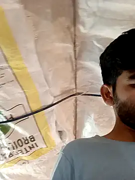 Snapshot of Roni1028 chatting on 2, 1, 2025 Roni1028 online show from 2, 1, 2025