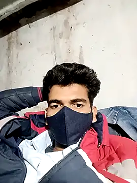 Snapshot of Roni1028 chatting on 5, 1, 2025 Roni1028 online show from 5, 1, 2025