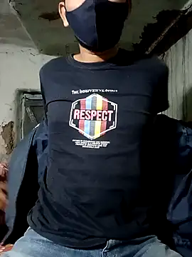 Snapshot of Roni1028 chatting on 8, 1, 2025 Roni1028 online show from 8, 1, 2025