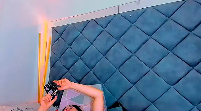 Nellyhills online show from 27, 2, 2025