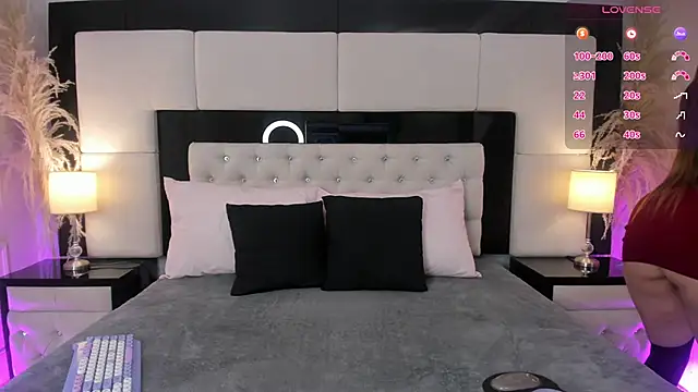 CarlaRossi  online show from 14, 1, 2026