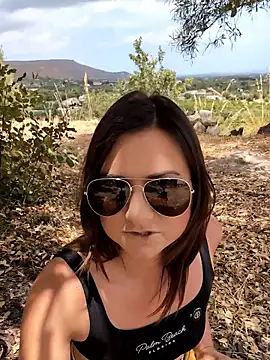 Snapshot of Samira-Summer chatting on 12, 6, 2026 Samira-Summer online show from 12, 6, 2026