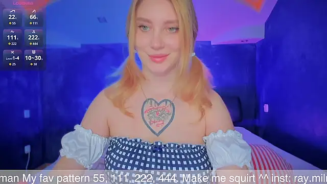 Snapshot of AliceMilman chatting on 1, 11, 2025 AliceMilman online show from 1, 11, 2025