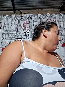 chubby sexy big tits online show from 21, 10, 2025