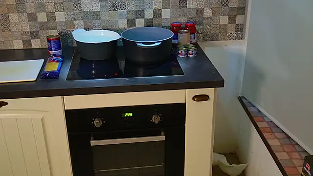 Snapshot of Aleniia10 chatting on 5, 2, 2026 Aleniia10 online show from 5, 2, 2026