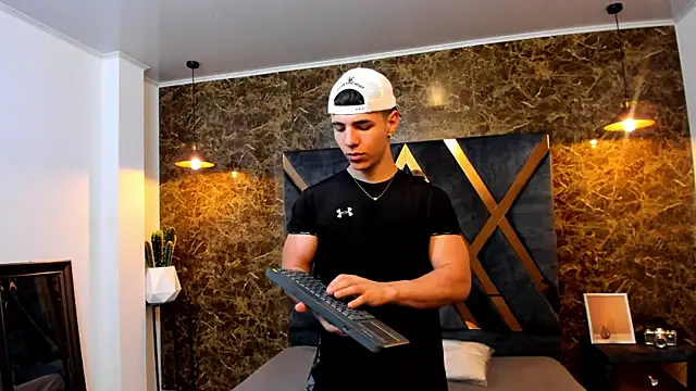 Flynn Riider online show from 18, 1, 2025