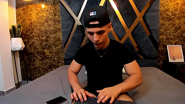 Flynn Riider online show from 21, 1, 2025