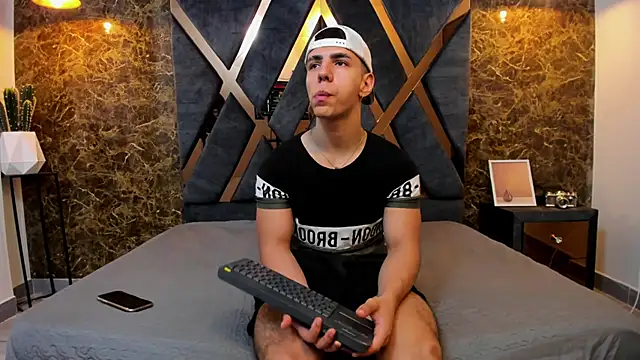 Flynn Riider online show from 25, 1, 2025