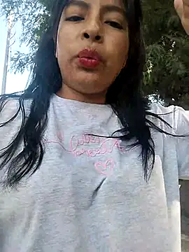 Danna-linyi online show from 19, 3, 2025