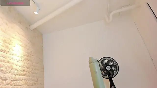 mia roldan  online show from 18, 9, 2025