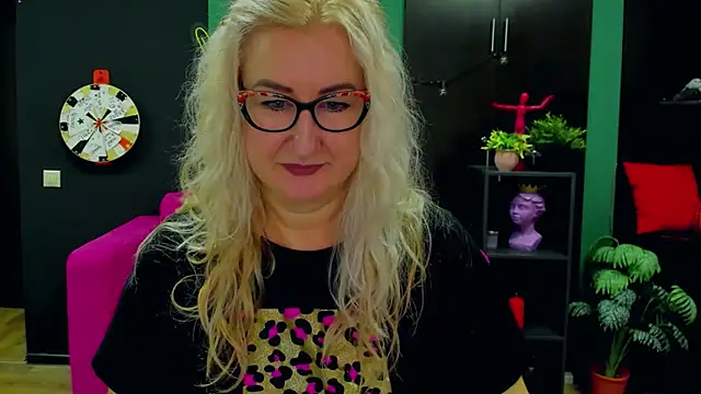 ChristyBrooks online show from 4, 2, 2025