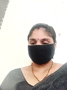 Snapshot of Cute-Aadhvita chatting on 8, 10, 2025 Cute-Aadhvita online show from 8, 10, 2025